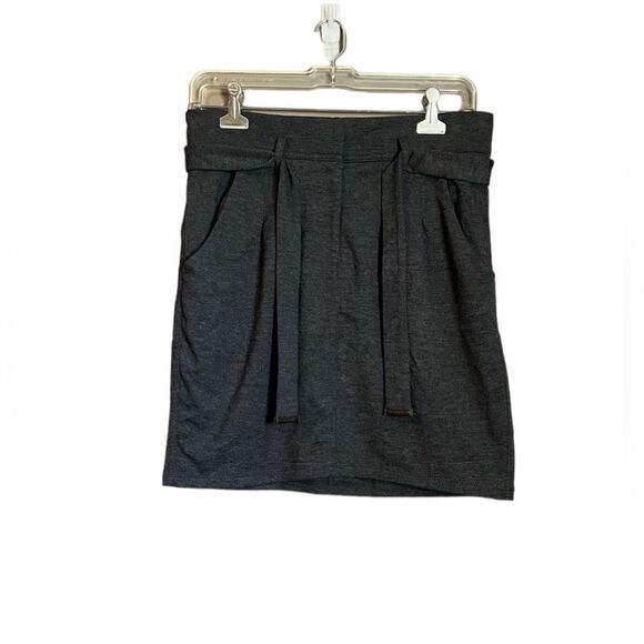 Ann Taylor grey mini skirt with tie. - Picture 8 of 8